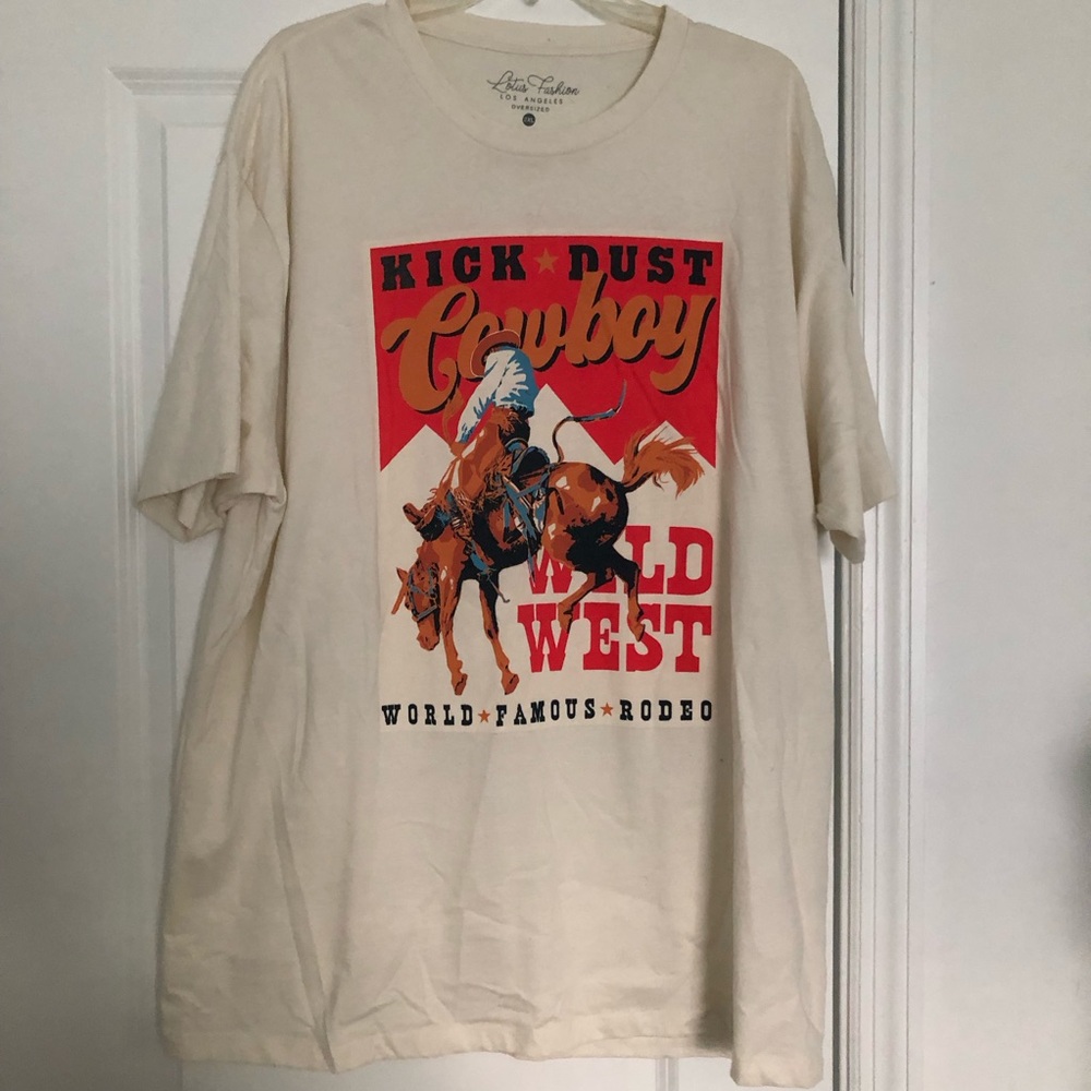 NWOT Lotus Fashion Kick Dust Cowboy Graphic Tee